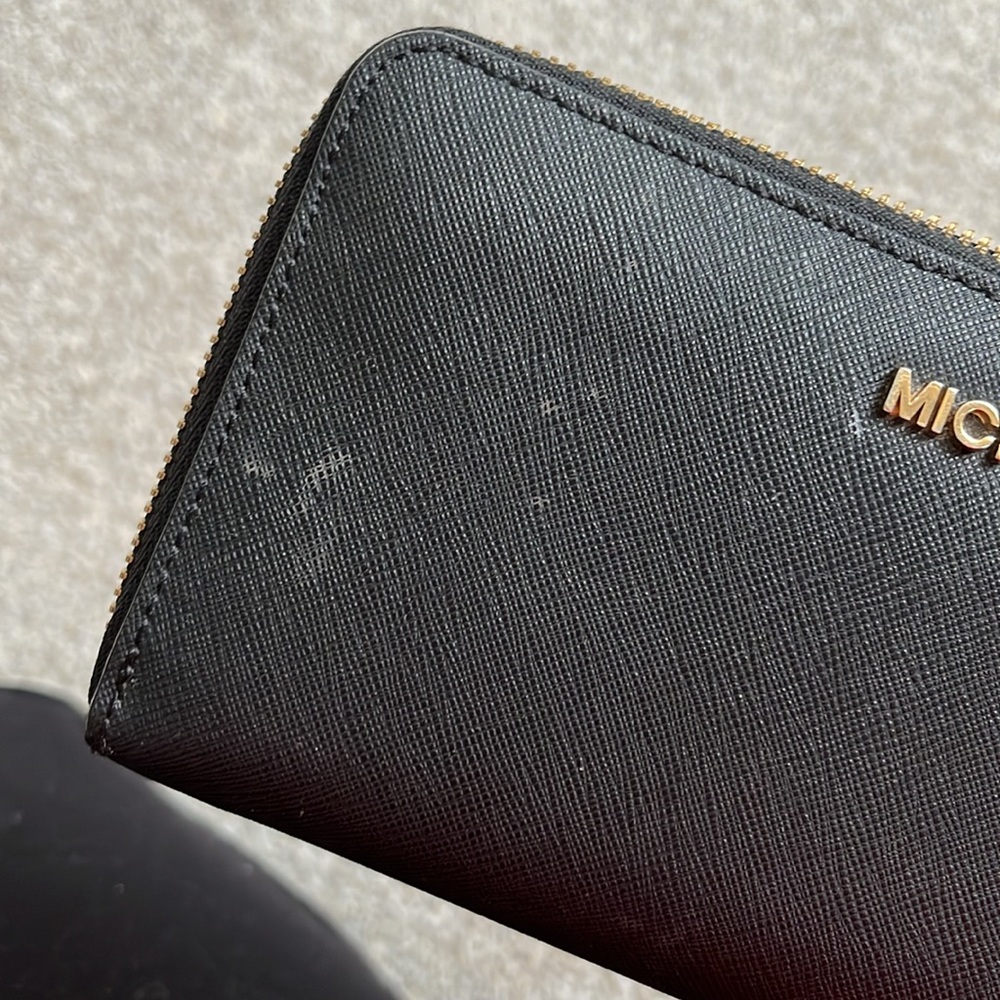 Black Michael Kors wallet - Picture 6 of 6